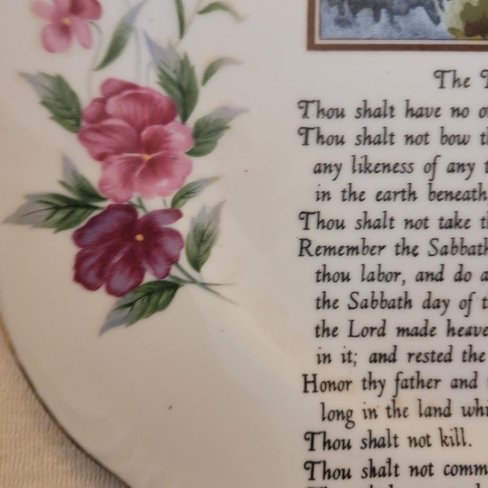 EUC Vintage Wall Hanging Plates Pair- Lord's Prayer and Ten Commandments - Picture 12 of 15
